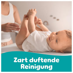 Șervețele umede Pampers Fresh Clean, 15 pachete a câte 80 de șervețele, 1200 de șervețele în total, parfum ușor, potrivite și pentru mâini și față
