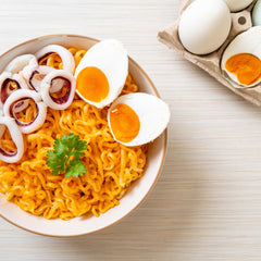 MAMA - Instantní nudle se slaným vejcem - Multipack (10 x 85 g)