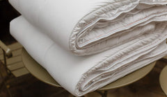 COLAS NORMAND - Ekologická přikrývka - teplá - 240 X 220 Cm - obálka a výplň z recyklovaných lahví - měkká, hedvábná a pohodlná - pečlivá výroba Přikrývky a přikrývky Naty Shop