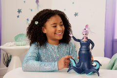 Mattel DISNEY Ariel, mořská panna - Ursula s chapadly, odnímatelným náhrdelníkem a levandulovým účesem pro nekonečnou kadeřnickou zábavu, vhodné pro děti od 3 let, HLX12 Naty Shop Dolls