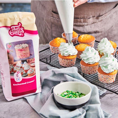 Funcakes Mix Für Enchanted Cream®: Einfach Zu Berübenende, Sehr Leichte Und Flauschige Schneeweiße Creme, Perfekt Zum Füllen Und Abdecken Von Kuchen Oder Als Belag Für Cupcakes, Halal., 900 G Směs pro pečení a vaření Naty Shop