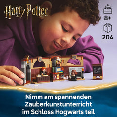 LEGO Harry Potter Schloss Hogwarts: Zauberkunstunterricht, sada se 3 minifigurkami, vč. Hermiona Granger & Ron Weasley, Wingardium Leviosa Funktion, Spielzeug für Mädchen & Jungen ab 8 Jahren 76442
