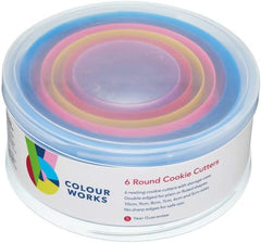Set de forme pentru biscuiți Colourworks, 6 piese, netede și striate – colorate, rotunde