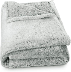 Aqua-Textil Fluffy Cuddly Deka 150 X 200 Cm Šedá Bílá Melange Plyšová TV Deka Přehoz Sherpa Fleece Oeko-Tex Ottawa Postele a deky Besuche den aqua-Textil-Store Fleece Sherpa White Grey Pohodlná deka 150 X 200 Cm