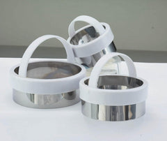 Forme rotunde pentru biscuiți KitchenCraft din oțel inoxidabil cu mânere din plastic, set de 3: 5 cm, 6 cm, 7,5 cm, suprapunibile