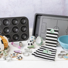 Zenker 12Er Muffinform – Muffinbackblech Für Muffins Und Cupcakes Aus Der Serie Fotbalové pečení – Hitzebeständiges 12Er Muffinblech Mit Antihaftbeschichtung, Schwarz Formy a plechy na pečení Naty Shop