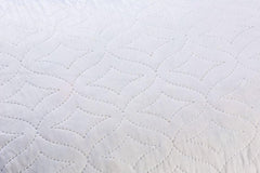 V.I.P. Very Important Pillow V.I.P. Pernă cu fulgi de memorie, alb, pernă 45 X 75 cm, copertă matlasată din poliester, foarte respirabilă, moale, fabricată în Italia Perne standard Naty Shop