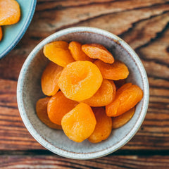 Caise Seeberger: Caise foarte mari, coapte la soare și portocalii strălucitoare - gust dulce, fructat - fără zahăr - uscate - fără sâmburi, vegane (1 x 125 g) Produse deshidratate Naty Shop