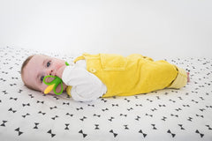 Nuby - Ajutor pentru dentiție în formă de știulete de porumb - 3M+, Multicolor