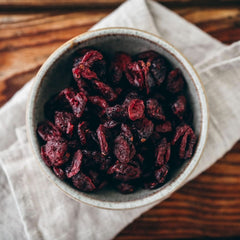 Seeberger Cranberries, půlené kanadské brusinky, ovocné a sladké, 13 x 125 gramů Naty Shop Dehydrated Products