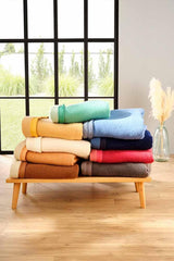 Poyet Motte AUBISQUE Přikrývka Vlna But/Šampaňské, Vlna, Hrách/Šampaňské, 240X180 Cm Přikrývky a přikrývky Naty Shop 240X180 Cm