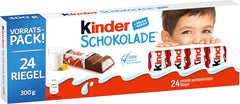 Kinder Chocolate - plněné mléčné čokoládové tyčinky - 1 balení obsahující 24 jednotlivých tyčinek (24 x 12,5 g).