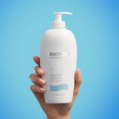 Biotherm, povzbuzující sprchové mléko pro intenzivní hydrataci a pocit hladkého těla, 400 ml Sprcha a koupel Naty Shop