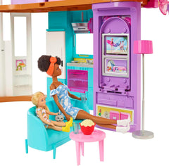 Casă de vacanță Barbie (116 x 77,9 cm), 6 locuri de joacă, complet mobilată cu accesorii, mobilier și lift, pliabilă și depozitabilă, păpușă, cadou pentru copii cu vârsta de 3 ani și peste, HCD50
