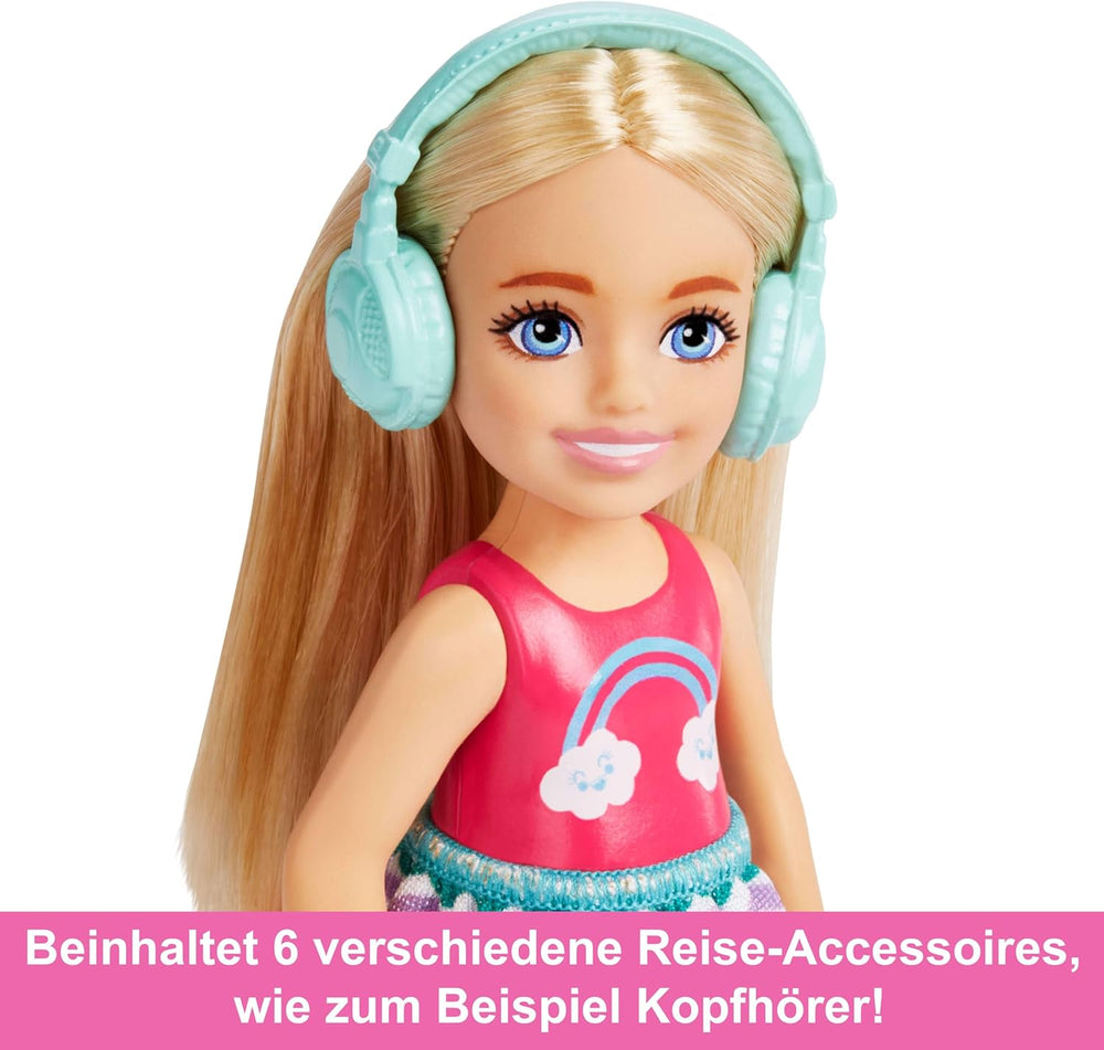 Jucărie Barbie, păpușă Chelsea și accesorii, set de călătorie cu cățeluș și 6 piese, inclusiv cușcă pentru câini, HJY17