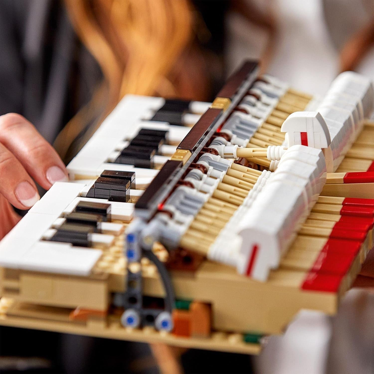 LEGO Ideas koncertní křídlo (21323); Stavebnice; Váš vlastní koncertní klavír; Skvělý modelářský projekt pro talentovaného pianistu, hudebníka, milovníka hudby nebo fandy (3 662 dílků) Stavebnice Besuche den LEGO-Store