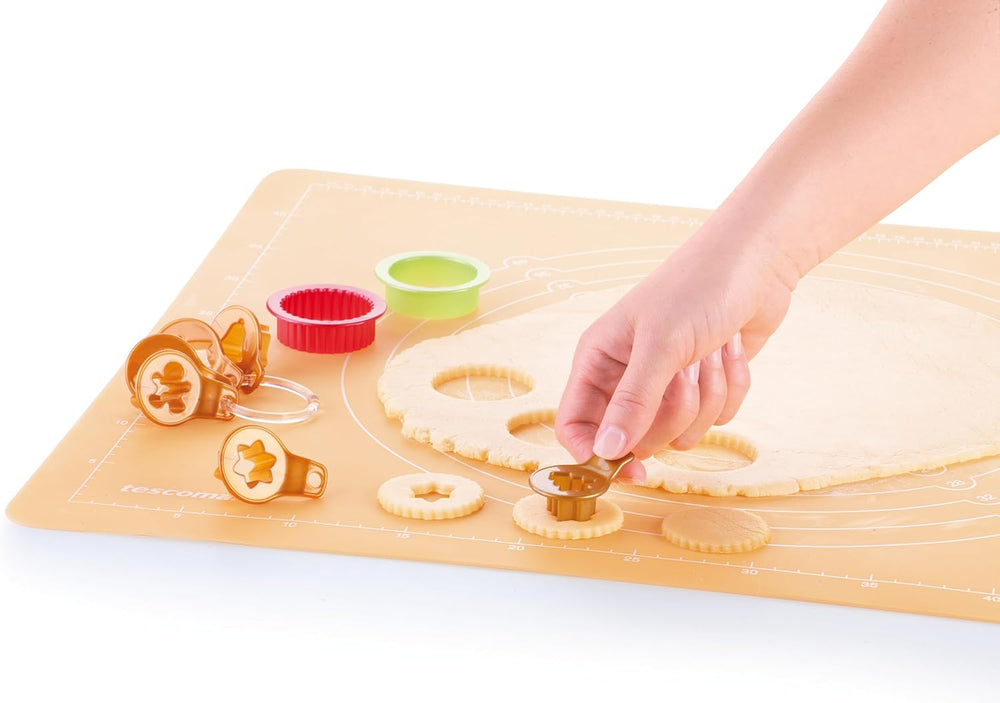 Forme de biscuiți de Crăciun Tescoma 630912 pentru fursecuri Linzer Delicia, 8 bucăți, verde/galben/roșu