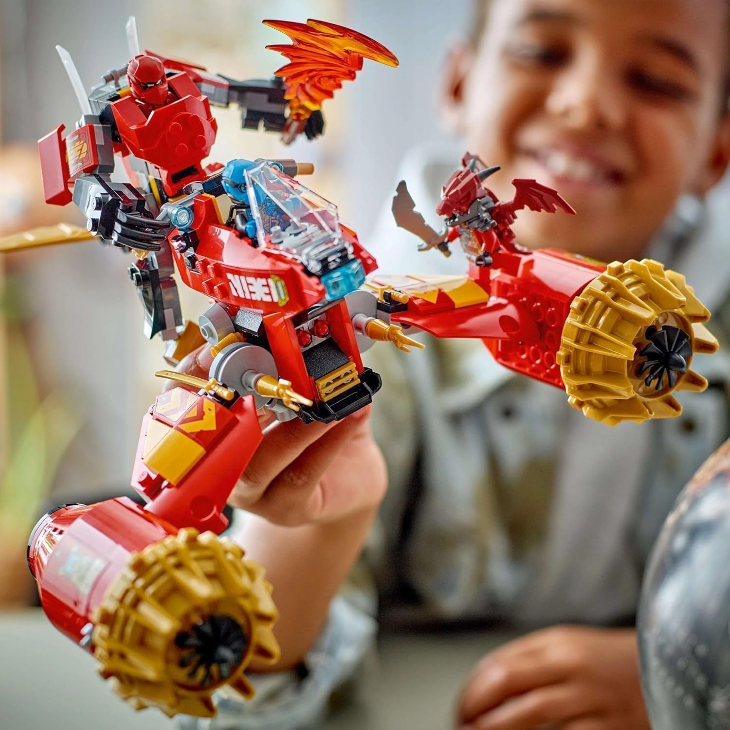 LEGO NINJAGO Kai's Storm Rider Mech - Létající motorka se 3 minifigurkami - Mechanik s pohyblivou hlavou, rukama a nohama - Stavebnice - Dárek pro chlapce a dívky ve věku 7+ 71830 Stavebnice Besuche den LEGO-Store