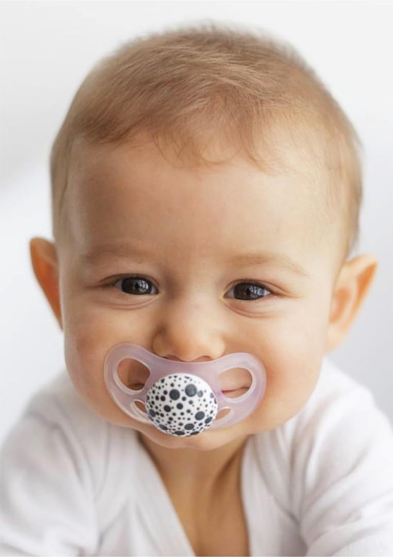 Suzete Twistshake pentru bebeluși – Pachet de 2 | Formă ortodontică | Ultra-ușoare | Tetină din silicon moale | Fără BPA | Potrivite pentru bebeluși de la 6 luni | Gri-alb