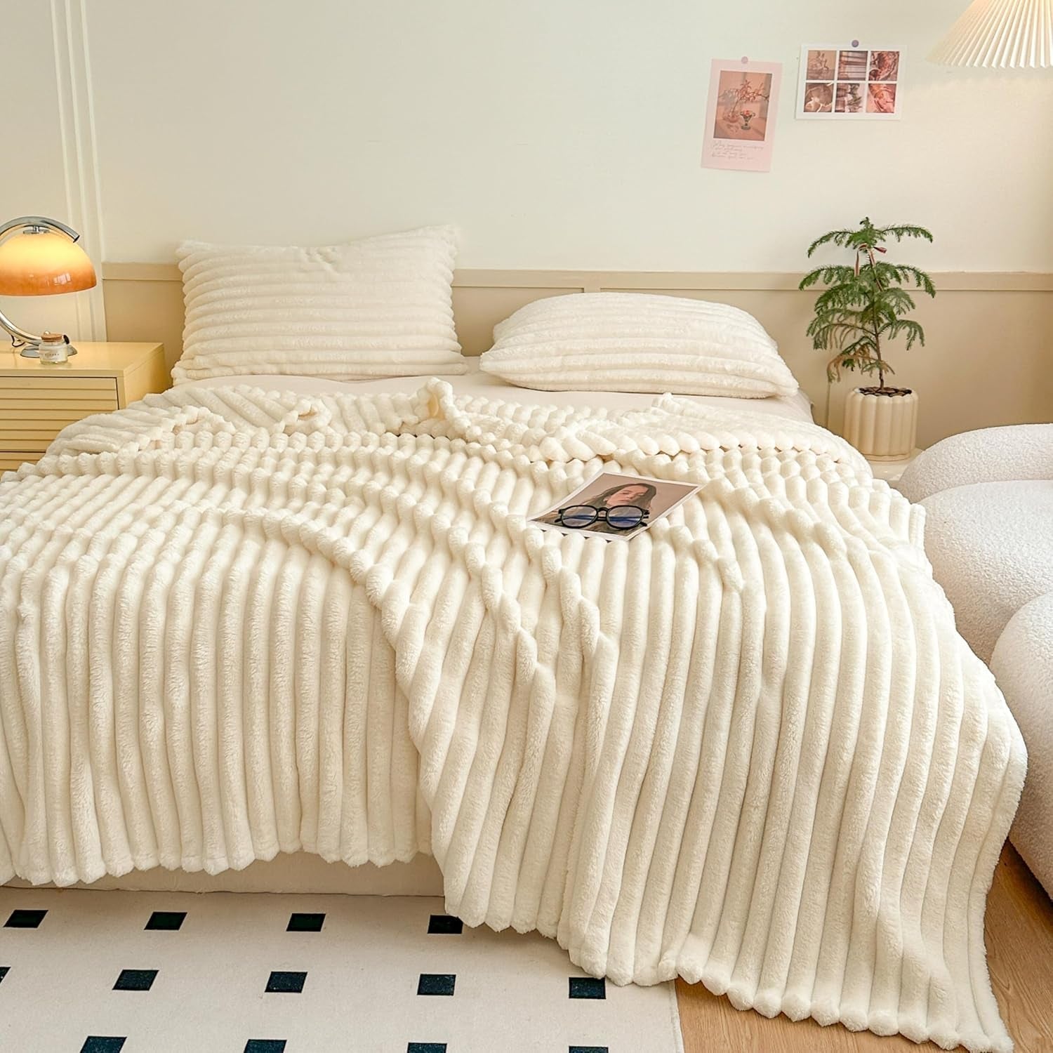 Pohodlná přikrývka 200X230 Cm - Hřejivá a nadýchaná přikrývka na postel a pohovku Přikrývka pro maminku, ženu a přítelkyni (béžová, 200X230Cm) Postele a přikrývky KEAYOO