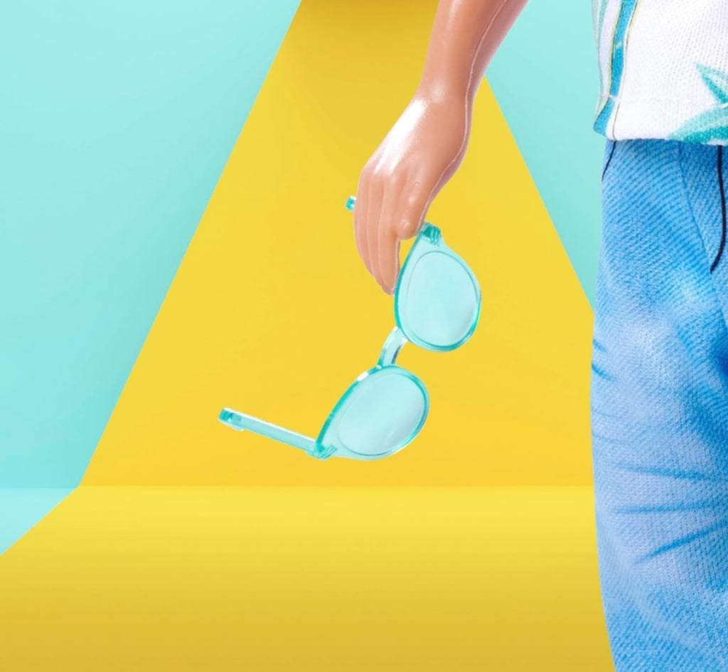 SIMBA 105733729 Steffi Love Kevin, păpușă de joacă poartă un top cu imprimare de palmier și blugi cool, inclusiv ochelari de soare, 30 cm, de la 3 ani Papusi Naty Shop