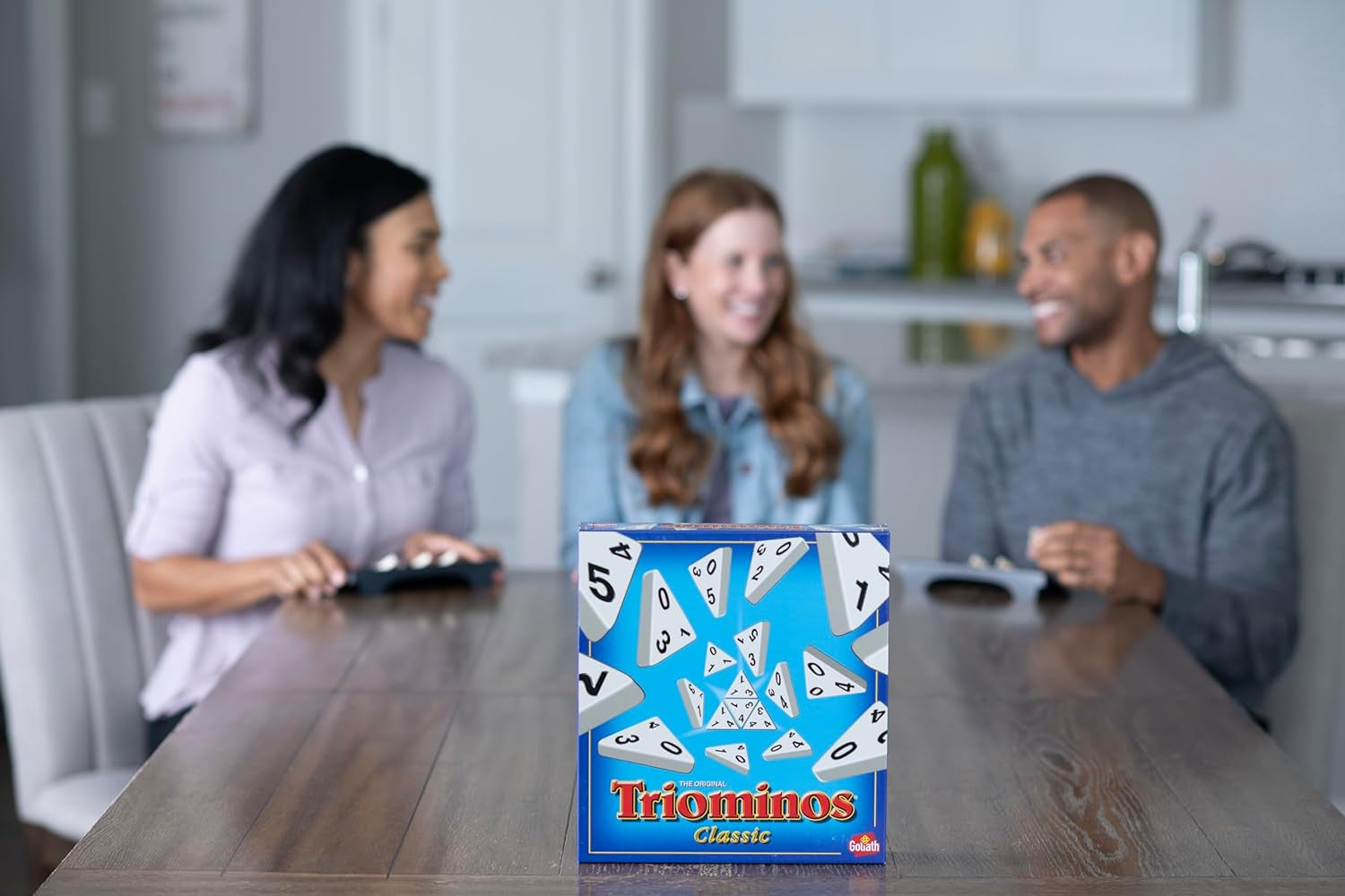 Goliath - Triominos Classic - Populární desková hra pro mládež a dospělé od 6 let - Rodinná zábavná a společenská hra pro 2-4 hráče - S taktikou a strategiemi pro děti i dospělé