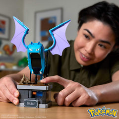 MEGA Pokémon Mini Motion-Golbat - besteh aus 313 Teilen zum Zusammenbauen, Enhtät Versteckten Knopf, with Flügelschlag Funktion, 13 cm groß, sehr schön zum Exstellen, HTH72