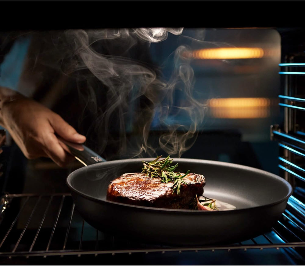 Pánev WMF Devil 28 cm indukce, keramický povrch Hrnce a pánve Naty Shop