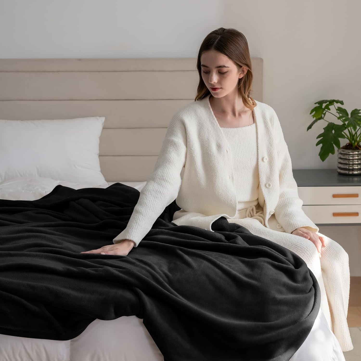 Útulná přikrývka Nadýchaná fleecová přikrývka 130 X 150 cm Přikrývky na pohovku Přikrývka na pohovku Velké měkké přikrývky a přehozy pro dospělé Přehozy na pohovku Teplé černé postele a přikrývky, které lze prát v pračce Good Nite