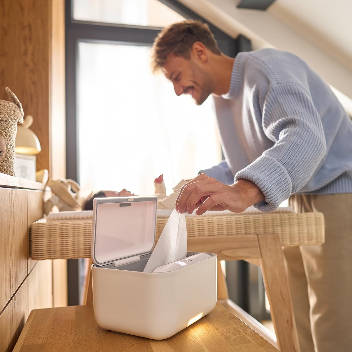 Lionelo BABYBLISS 20W Ohřívač na vlhčené ubrousky a malé ručníky, 20W pro miminka, vestavěné noční světlo, 3 nastavení teploty, dotykový panel, udržuje ubrousky vlhké