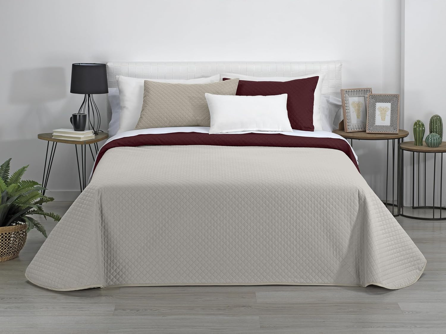 Estoralis | AVA | Cuvertură Boutique Reversibilă | Pentru toate anotimpurile | Culoare - gri/roșu | Pentru pat de 80/90 cm. pat. (180 X 270 Cm. Ancho X Alto) | Cuvertură cu matlasare Plapumi si pilote Naty Shop