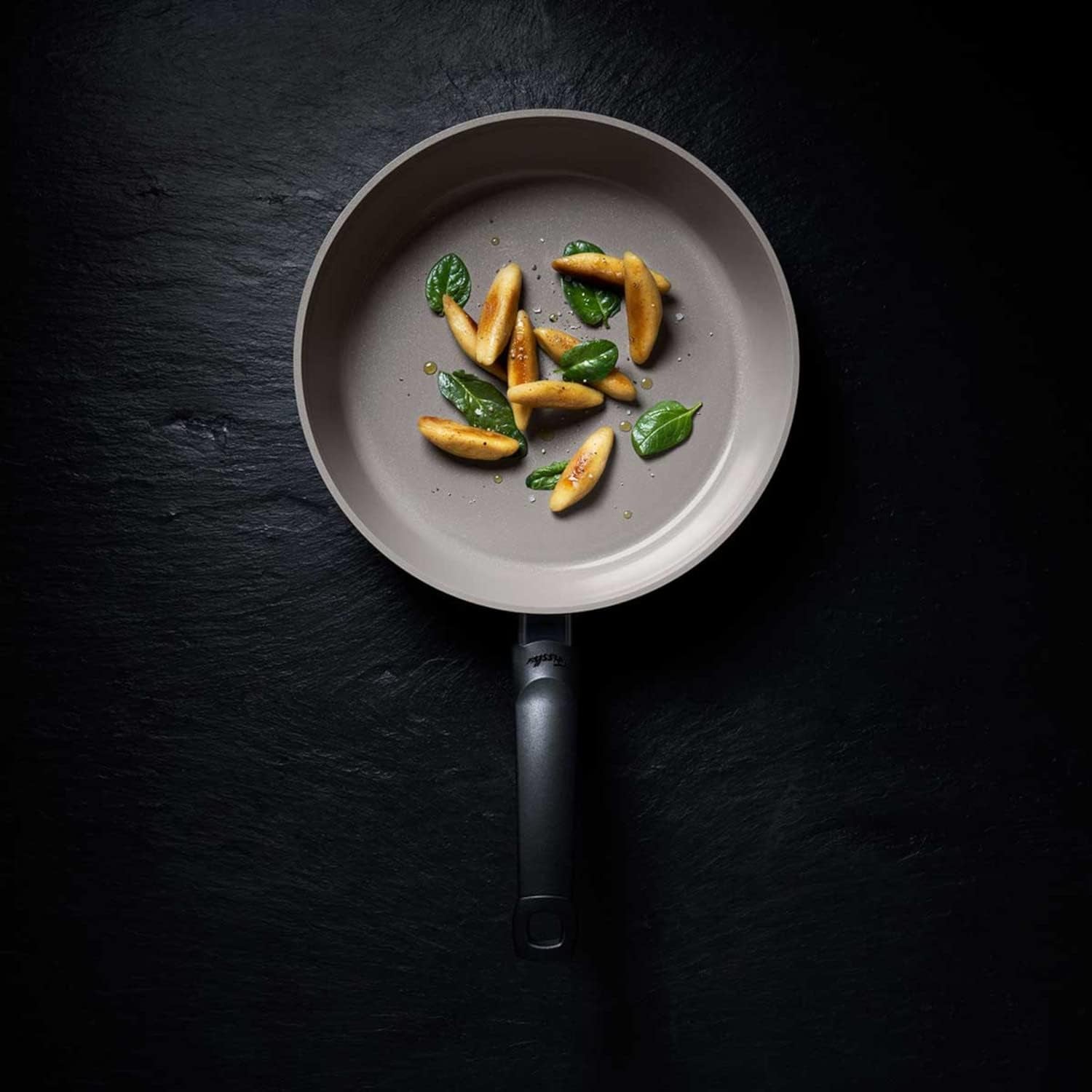 Fissler Ceratal Comfort, nepřilnavá keramická pánev - indukční Hrnce a pánve Naty Shop