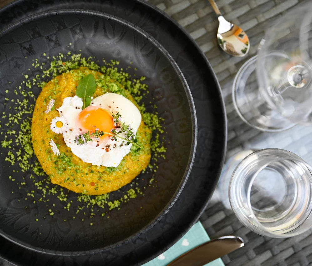 MÄSER 934064 Serie Tiles Modernes Vintage Geschirr Set Für 2 Personen in Maurischem Design Mit Mattglasur, 8-Teiliges Tafelservice Mit Tellern Und Schalen Aus Hochwertiger Keramik, Steinzeug, Schwarz Sady nádobí Naty Shop