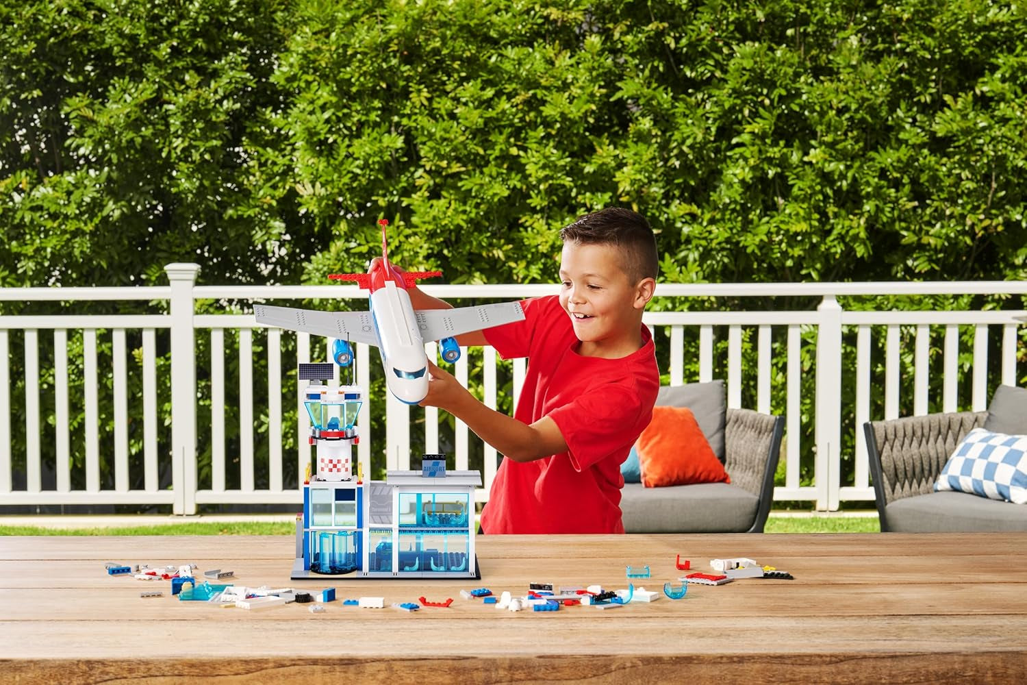 MAX Adventure Spielset Flughafen (793 Teile) Bausteine ​​​​Spielzeug für Kinder ab 5 Jahren Fahrzeuge Auspacken Rozbalení