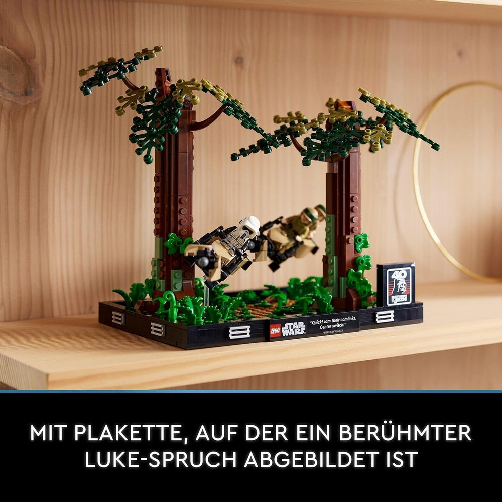 LEGO 75353 Star Wars Pursuit on Endor - Sada diorámat, Návrat Jediho s Lukem Skywalkerem, Princezna Leia & Scout Trooper a Speeder Bikes, Stavebnice 40. výročí Besuche den LEGO-Store