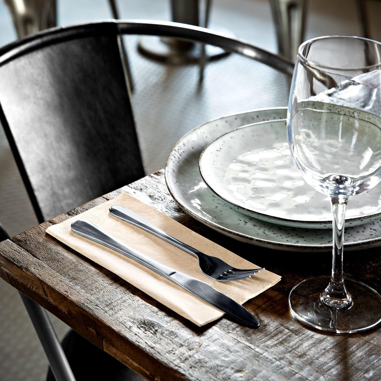 Șervețele Tork Dinner Napkins Natural, 1/8 Fold, 2 straturi, 150 șervețele, 19,8 cm X 9,8 cm, 477352