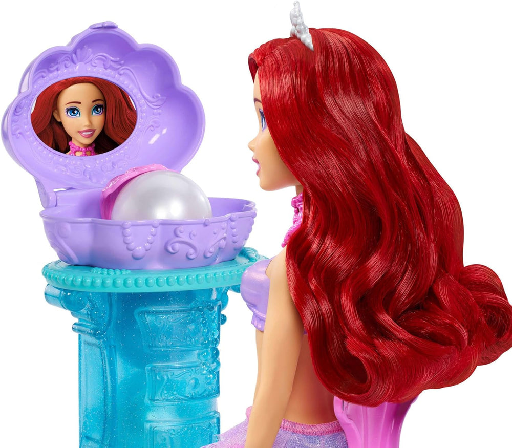 Mattel Disney Princess Toys, Make-up Shell Mermaid Panenka Arielle Fashion s odnímatelným ocasem, Makeup Table s 5 opakovatelnými vyskakovacími překvapeními a 5 doplňky, JBF86 Naty Shop Dolls