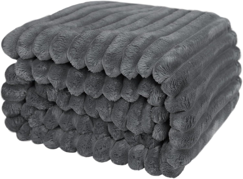 Pohodlná přikrývka 200X230 Cm - Hřejivá a nadýchaná přikrývka na postel a pohovku Přikrývka pro maminku, ženu a přítelkyni (béžová, 200X230Cm) Postele a přikrývky KEAYOO Tmavě šedá 150X200Cm