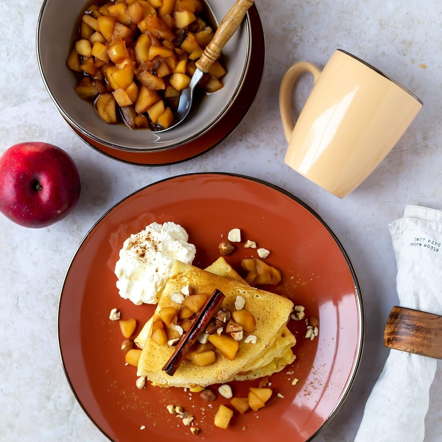 MÄSER 931871 Kovový okraj, Moderní nádobí pro 4 osoby s okrajem v barvě mosazi, 16dílná kombinovaná služba Sady nádobí Naty Shop