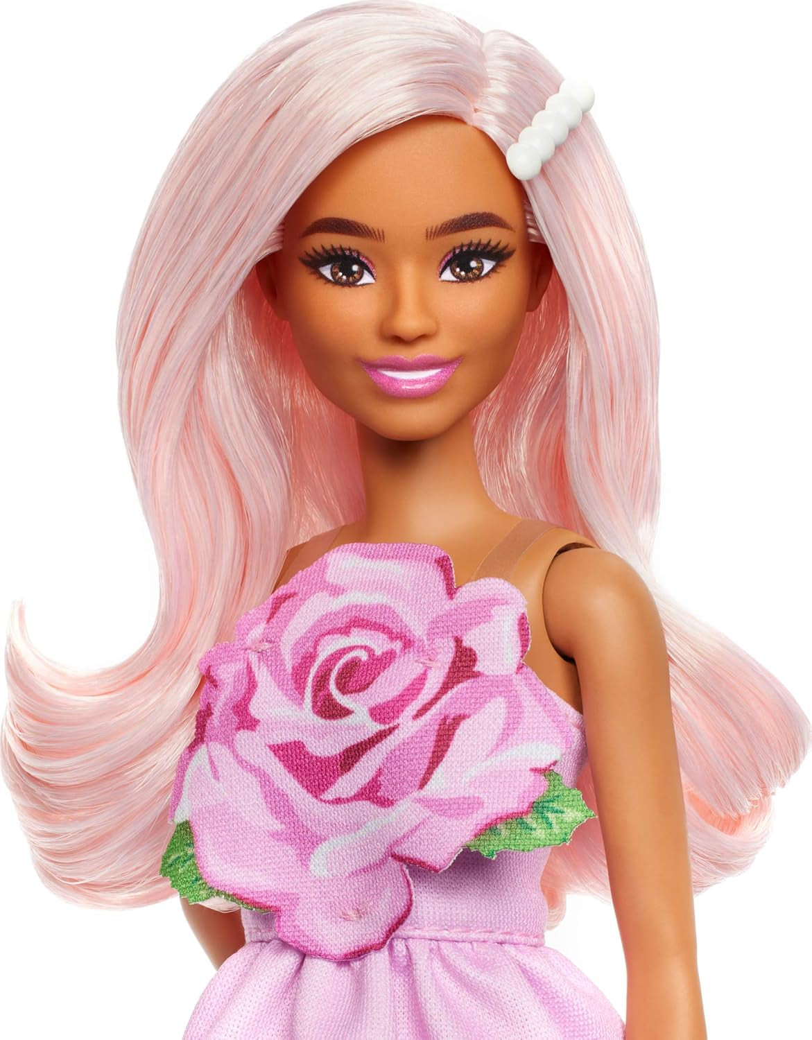 Păpușă Barbie Fashionistas nr. 238 cu păr roz pastel, rochie fără bretele cu partea de sus roz, clemă de păr cu perle și pantofi cu barete cu toc înalt, HYT94 Papusi Naty Shop