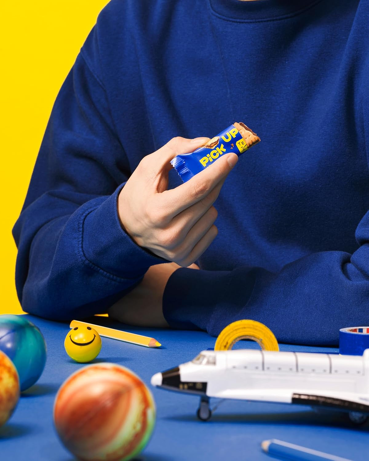 VYZVEDNĚTE! minis Original + Choco&Milk (1 x 1,06 kg), mini svačiny s křupavou tabletou mléčné čokolády mezi dvěma sušenkami, balení po 100 porcích