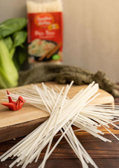 Bamboo Garden - Pad Thai Rice Nudle Sticks, Pro tradiční nudlová jídla jako Pad-Thai, Vegan, 1 x 300 g (Design balení se může lišit)