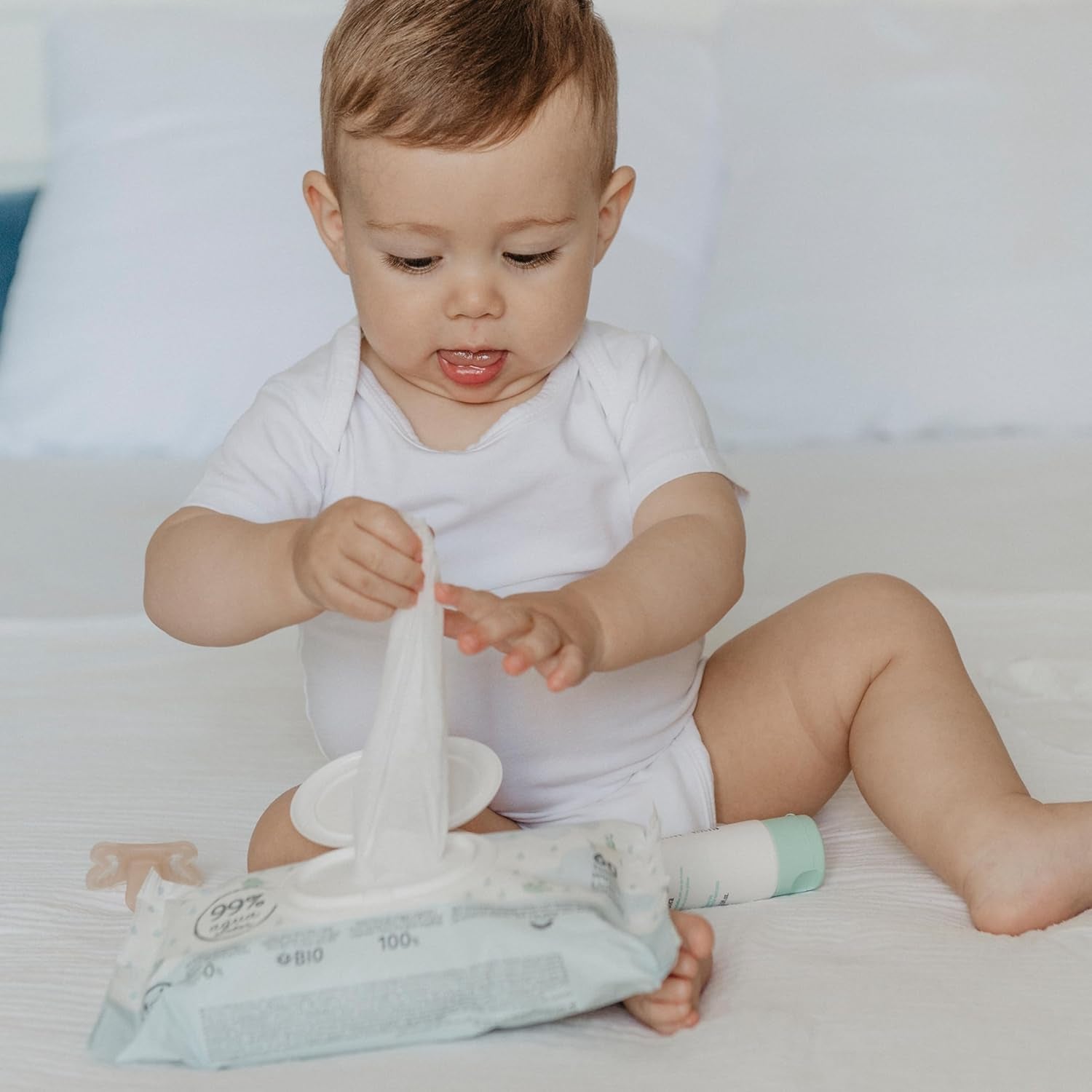 Suavinex Aqua Care Baby vlhčené ubrousky Čistící ubrousky pro 60 kusů 99% voda Rostlinná vláknina Aloe Vera Bez vůně Bez alkoholu Dermatologicky testováno Vhodné pro citlivou pokožku