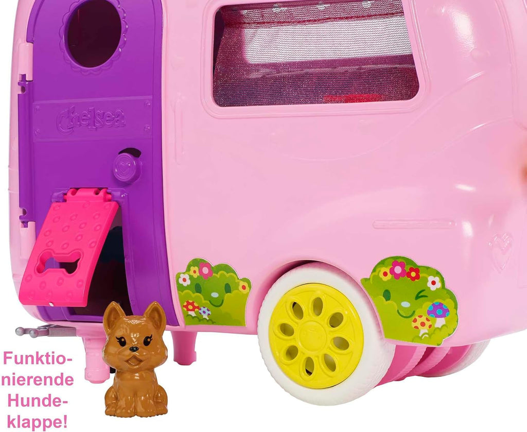 Barbie Chelsea Series, Chelsea Car And Camper Set cu 10+ Barbie Camping Accessories, 1X Chelsea Doll, Teal Car And Pink Mini Camper, Cadouri pentru copii 3+ ani, Fxg90 Papusi Naty Shop