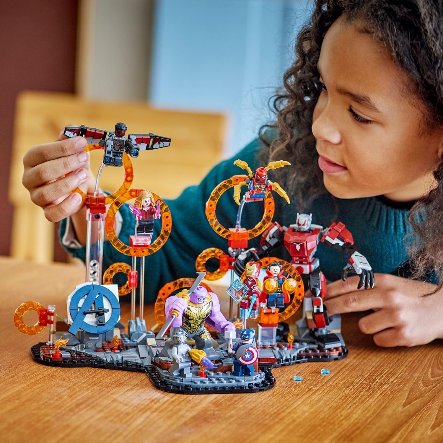 LEGO ǀ Marvel Avengers: Endgame Letzter Showdown - Bauspielzeug s 10 minifigurkami, darunter Captain America, Iron Man, Black Panther & Dr. Strange - Kreatives Geschenk für Jungen und Mädchen 76323