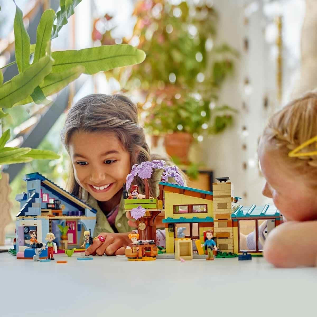 LEGO Friends Rodinný dům Ollyho a Paisleyových, Domeček pro panenky s figurkami a doplňky, Dvoupatrový domeček a domeček na stromě, Kreativní dárek pro dívky a chlapce 7+ 42620 Stavebnic Besuche den LEGO-Store