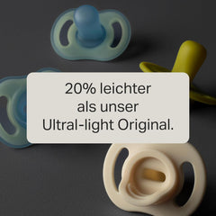 Suzete Tommee Tippee Ultra-Light StayPut și Night Glow, 0-6 luni, pachet de 4, design din silicon dintr-o singură bucată, senzație moale pe piele