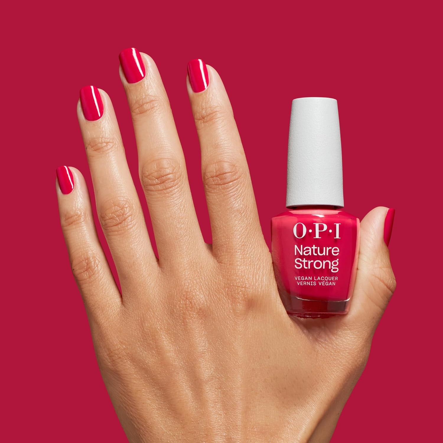 OPI Nature Strong Berry Pickin' Season - Červený lak na nehty - Intenzivní lesk a 7denní výdrž | Dlouhotrvající barva pro vaše nehty | 15 ml