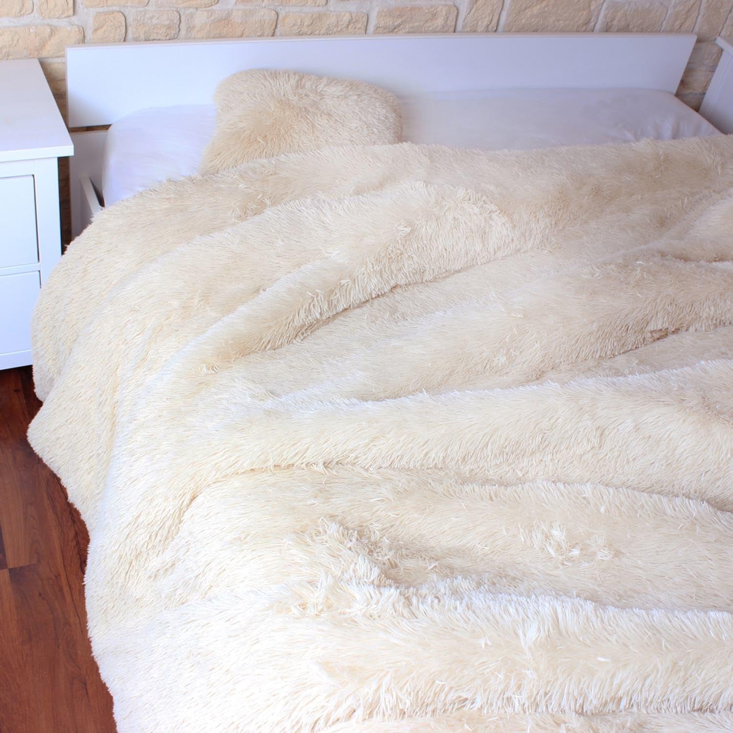 HOME DECO FACTORY Přikrývka s dlouhým vlasem, 220Cm X 240Cm, béžová Přikrývky a přikrývky Naty Shop