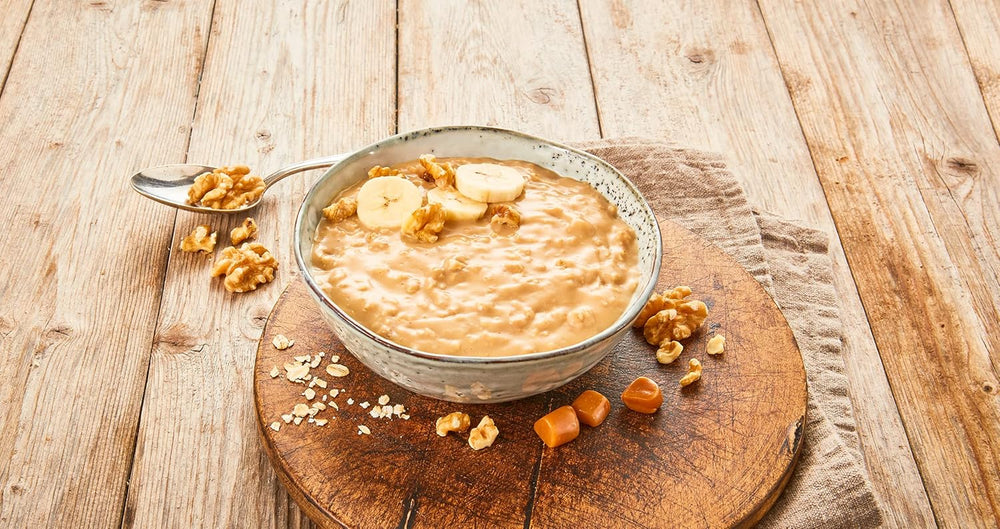 Caramel Oat Pudding, harmonická směs karamelového pudinku a celozrnných ovesných vloček, bez cukru, slazený agávovým sirupem, 1 sáček x 64g (4 balení)